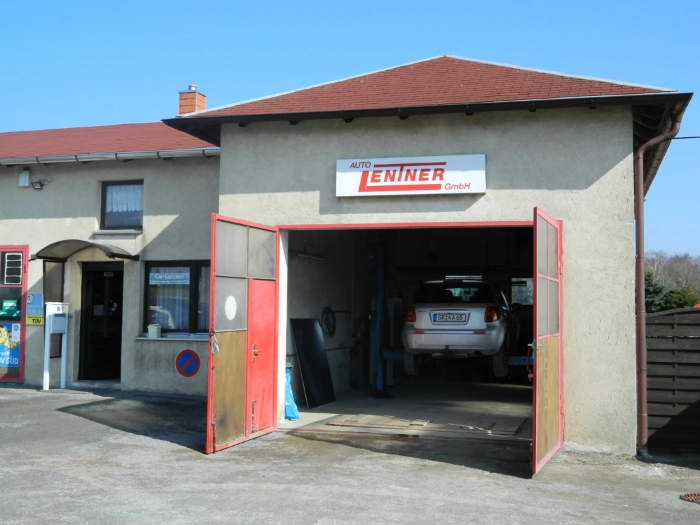 Reparatur am Fahrzeug